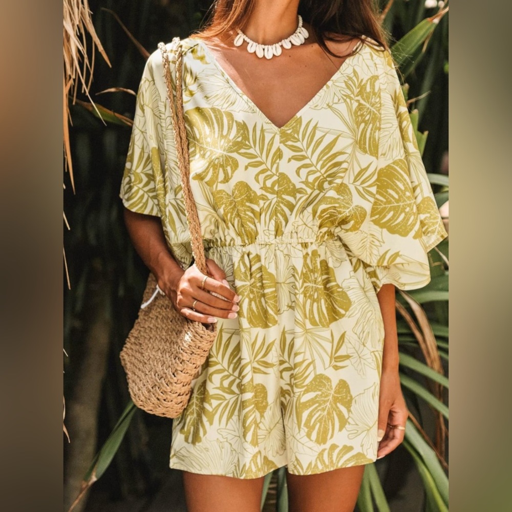 NWT Cupshe Tropical Leaf Print Bell Sleeve Romper